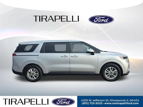Used 2023 Kia Carnival LX FWD image 8