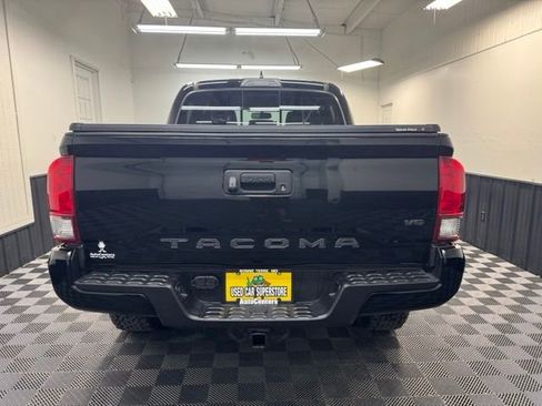 Used 2017 Toyota Tacoma TRD Pro AWD/4WD image 6