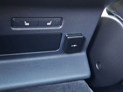 Used 2023 Land Rover Range Rover Velar R-Dynamic S image 24