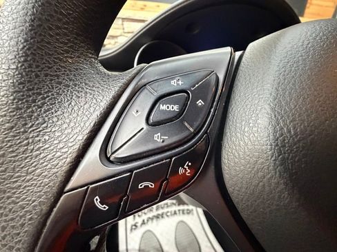 Used 2019 Toyota C-HR LE image 22