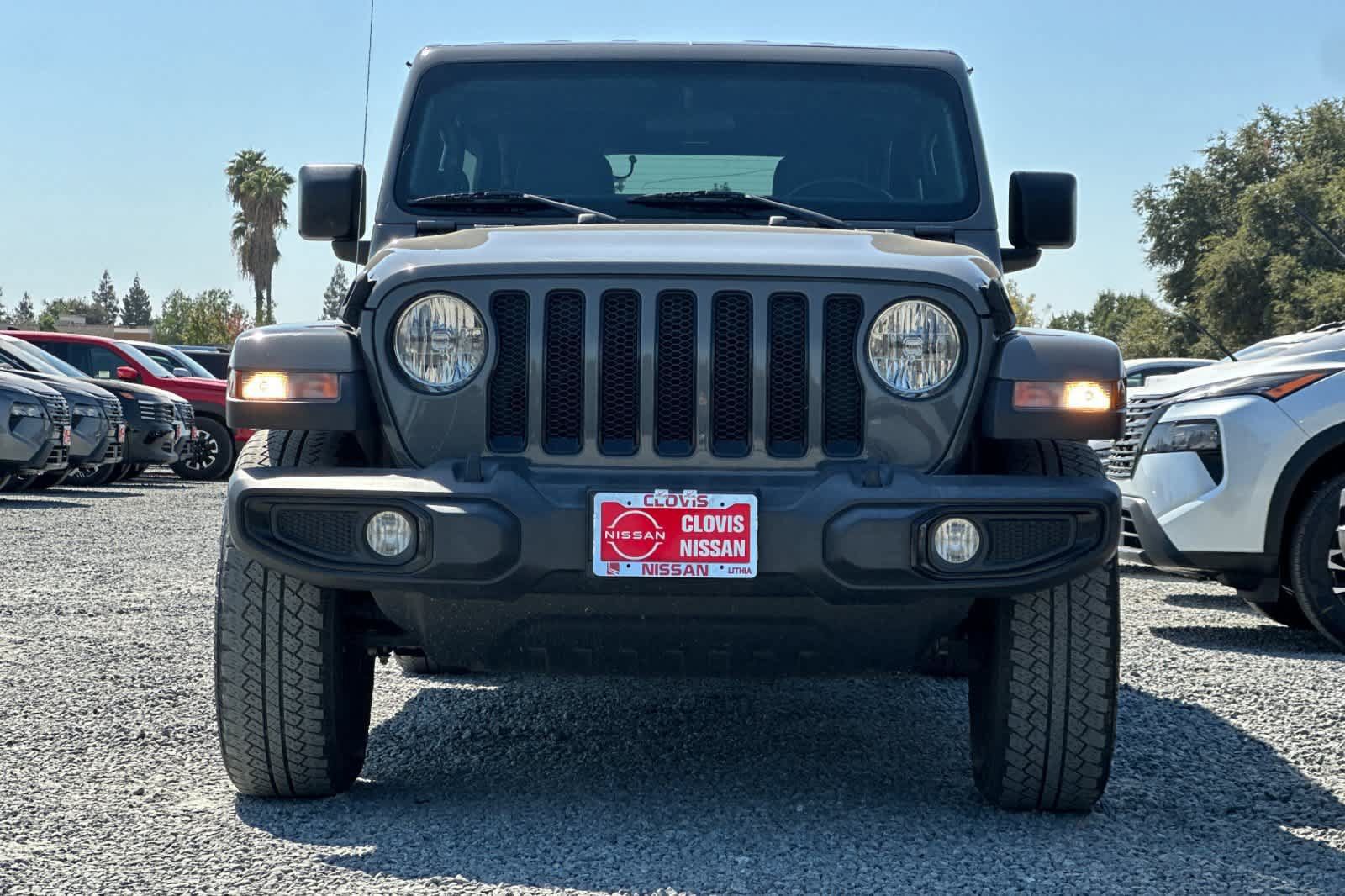 Used 2021 Jeep Wrangler Unlimited Sahara AWD/4WD image 11