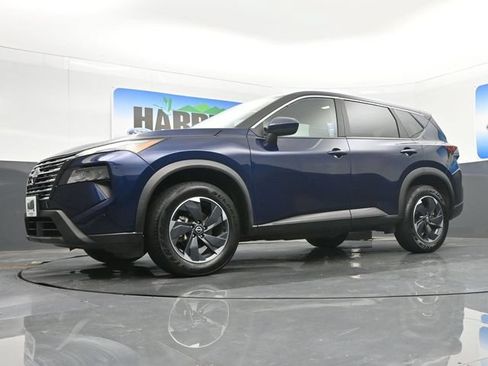 Used 2024 Nissan Rogue SV AWD/4WD image 19