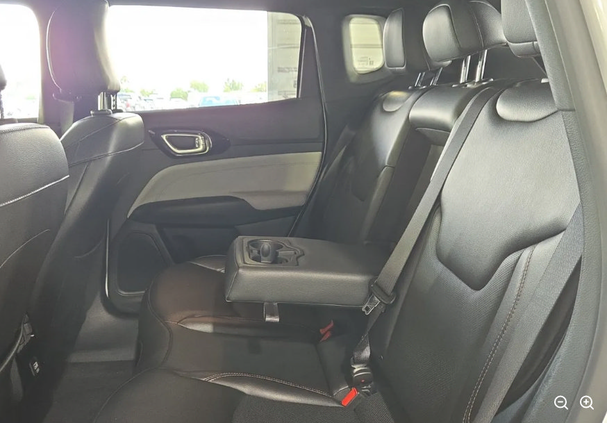 Used 2023 Jeep Compass Limited AWD/4WD image 11