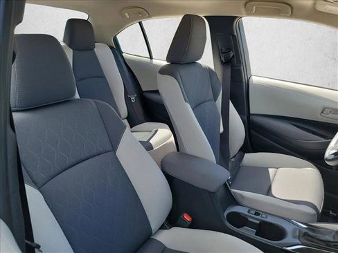 Used 2025 Toyota Corolla LE image 15