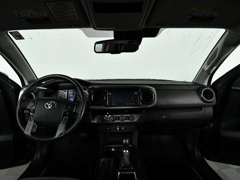 Used 2018 Toyota Tacoma SR5 image 18