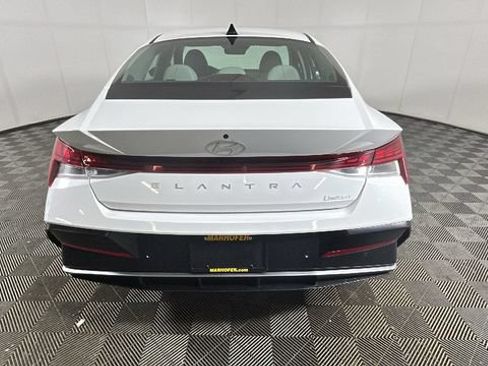 Used 2024 Hyundai Elantra Limited FWD image 3