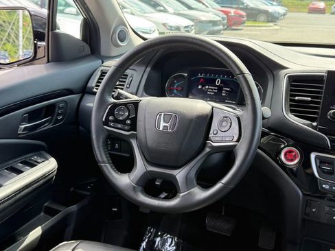 Used 2019 Honda Pilot Touring image 17