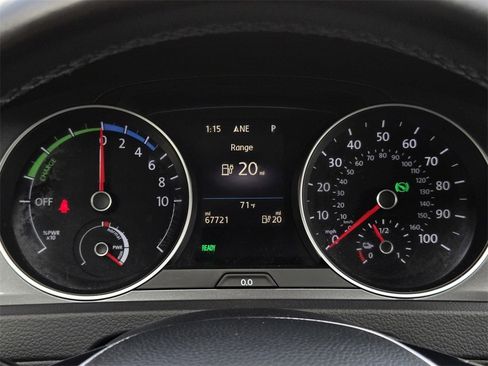 Used 2016 Volkswagen e-Golf SEL Premium w/ Driver Assistance Package image 23