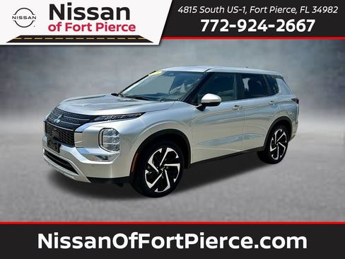 Used 2024 Mitsubishi Outlander SE FWD image 1