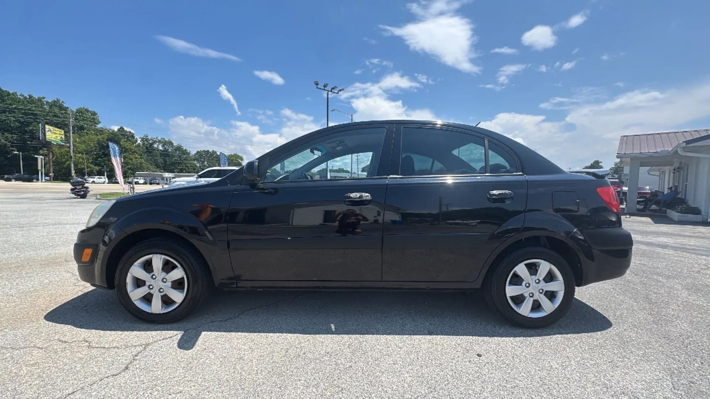 Used 2009 Kia Rio LX FWD image 2