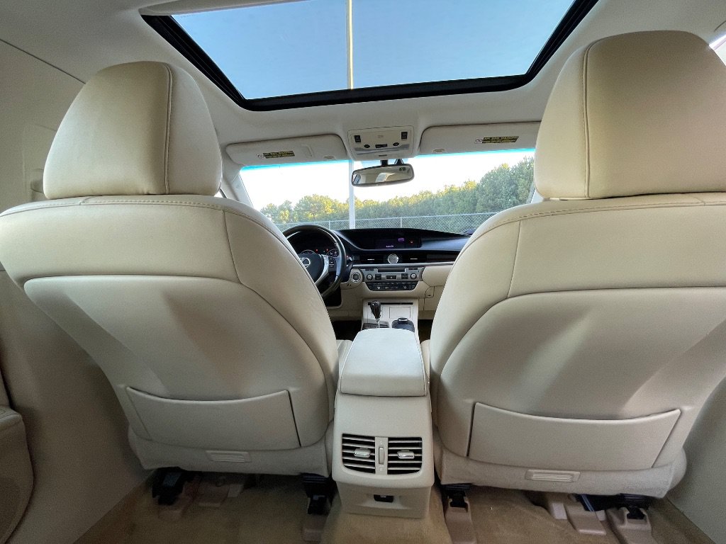 Used 2014 Lexus ES 350 w/ Premium Package FWD image 31