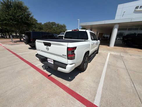 Used 2025 Nissan Frontier SV AWD/4WD image 10