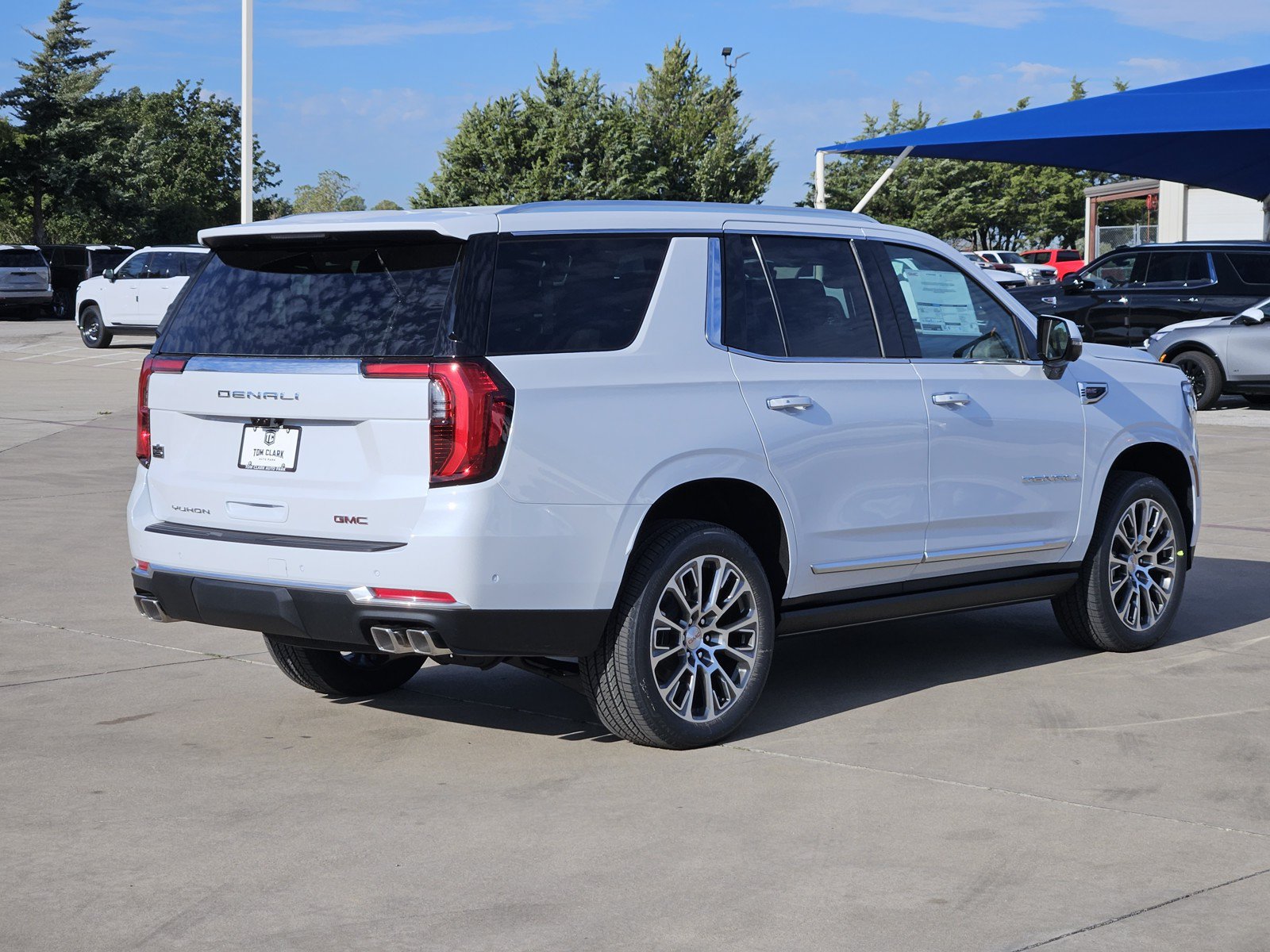New 2027 GMC Yukon Denali w/ Denali Reserve Package AWD/4WD image 4