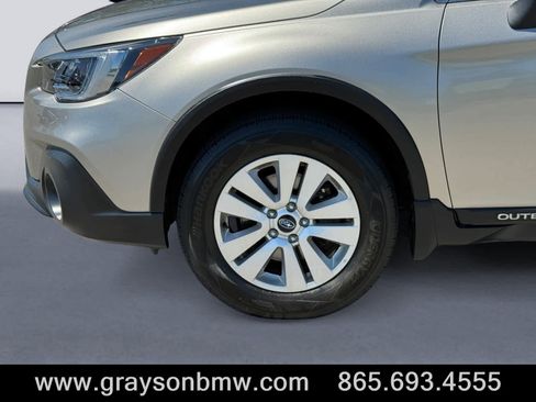 Used 2019 Subaru Outback 2.5i Premium w/ Protection Package #1 AWD/4WD image 9