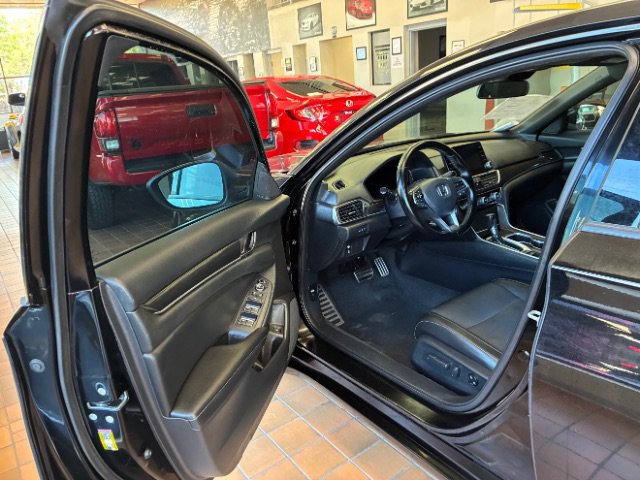 Used 2022 Honda Accord Sport image 12