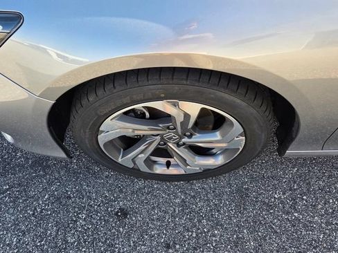 Used 2020 Honda Accord EX image 17