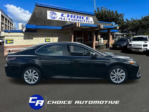 Used 2024 Toyota Camry LE FWD image 9