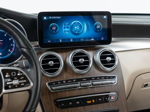 Certified 2022 Mercedes-Benz GLC 300 4MATIC w/ Multimedia Package Lite image 19