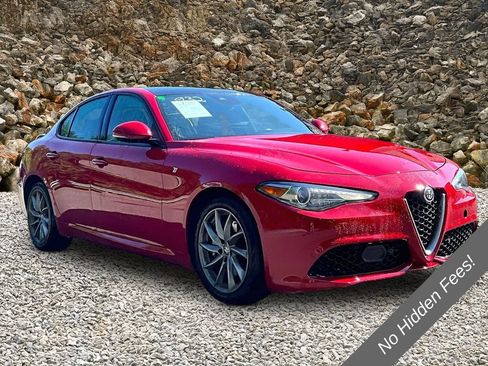 Used 2022 Alfa Romeo Giulia Ti w/ Active Assist Plus Package AWD/4WD image 10