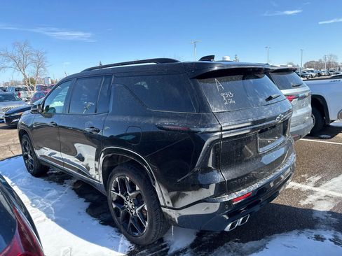 Used 2025 Chevrolet Traverse RS w/ LPO, Floor Liner Package image 4