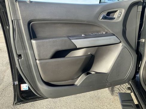 Used 2022 Chevrolet Colorado ZR2 w/ ZR2 Midnight Special Edition image 13