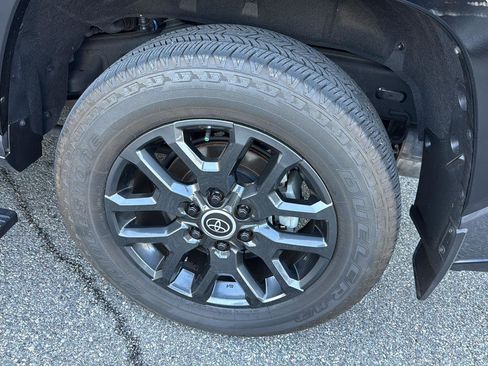 Used 2024 Toyota Sequoia Platinum image 33