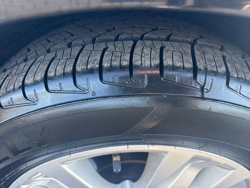 Used 2012 Ford Focus SEL w/ SEL/Titanium Winter Pkg image 19