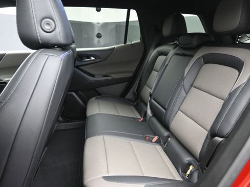 Used 2025 Chevrolet Equinox LT w/ Convenience Package II AWD/4WD image 14