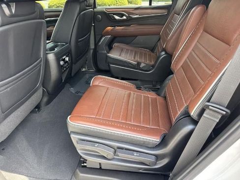 Used 2023 GMC Yukon Denali Ultimate AWD/4WD image 23