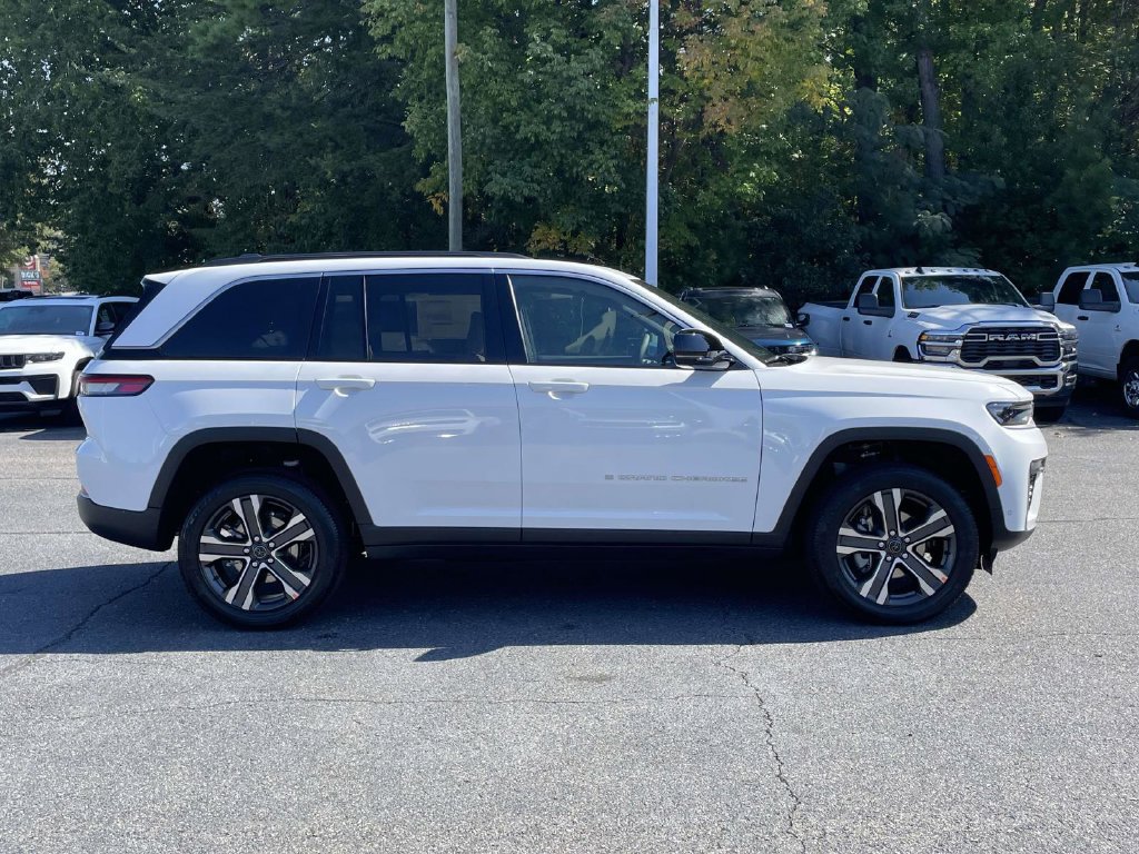 New 2027 Jeep Grand Cherokee Limited AWD/4WD image 9