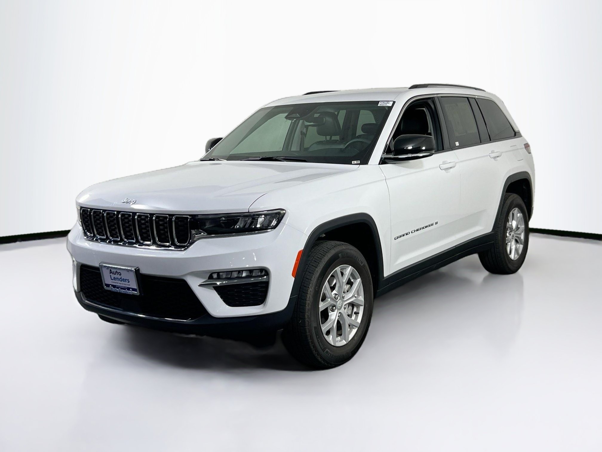 Used 2023 Jeep Grand Cherokee Limited AWD/4WD image 1