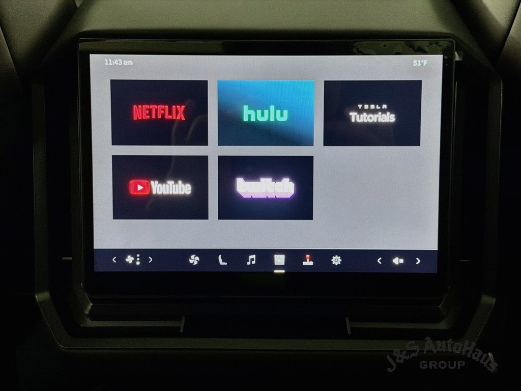 Used 2026 Tesla Cybertruck AWD Crew Cab image 32