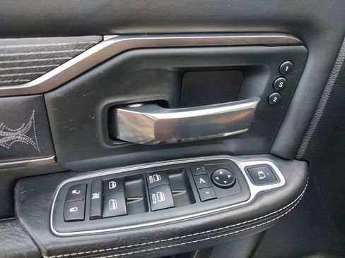 Used 2019 RAM 2500 Limited image 15