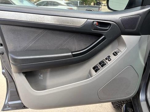 Used 2005 Toyota 4Runner Sport image 17