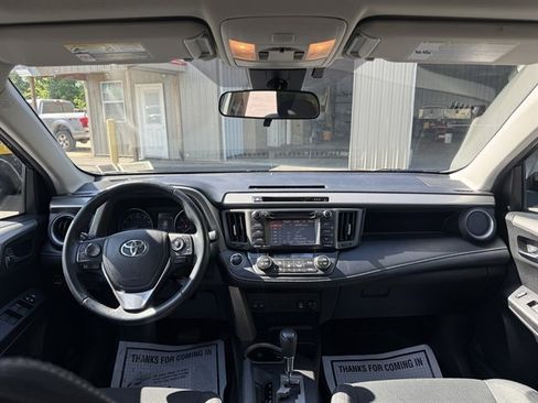 Used 2018 Toyota RAV4 XLE AWD/4WD image 21