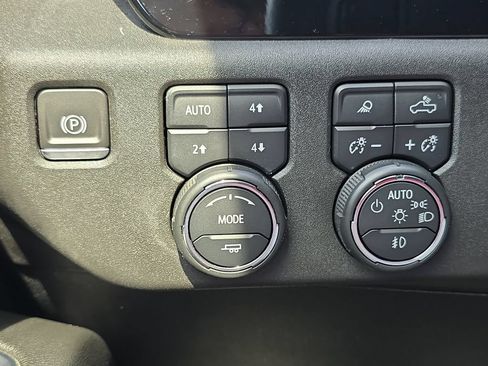 Certified 2024 Chevrolet Silverado 2500 LTZ w/ LTZ Convenience Package AWD/4WD image 29