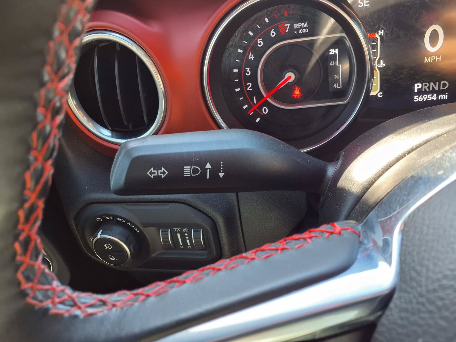 Used 2021 Jeep Gladiator Rubicon AWD/4WD image 15