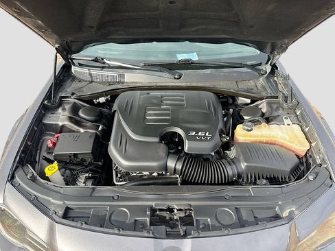 Used 2022 Chrysler 300 Touring w/ Sport Appearance Package RWD image 28
