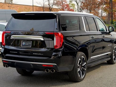Used 2022 GMC Yukon XL Denali image 7