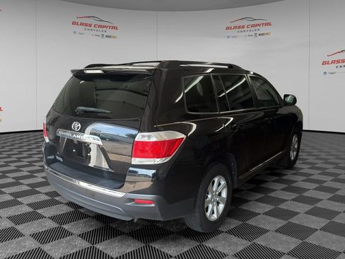 Used 2012 Toyota Highlander FWD w/ Tech Pkg image 7