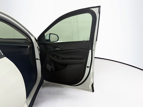 Used 2025 Buick Encore GX Preferred FWD image 30