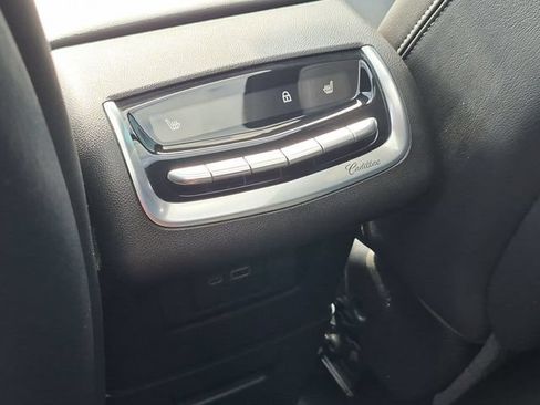 Used 2023 Cadillac XT6 Sport w/ Technology Package AWD/4WD image 13