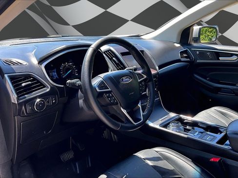 Certified 2019 Ford Edge Titanium w/ Equipment Group 301A FWD image 12