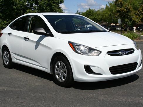 Used 2013 Hyundai Accent GLS FWD image 1