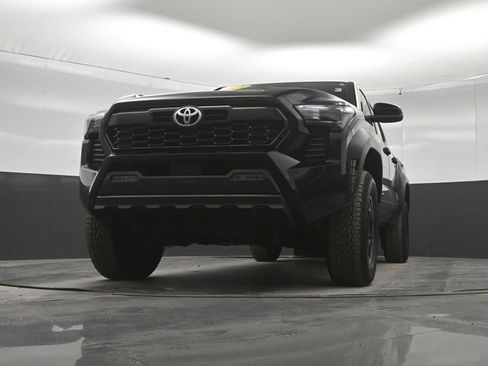 Used 2024 Toyota Tacoma TRD Off-Road w/ TRD Off Road Upgrade Package AWD/4WD image 38