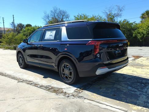 New 2026 Kia Carnival EX image 6
