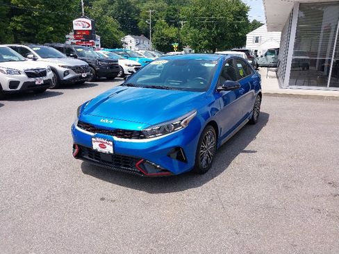 Used 2023 Kia Forte GT-Line w/ GT-Line Premium Package FWD image 4