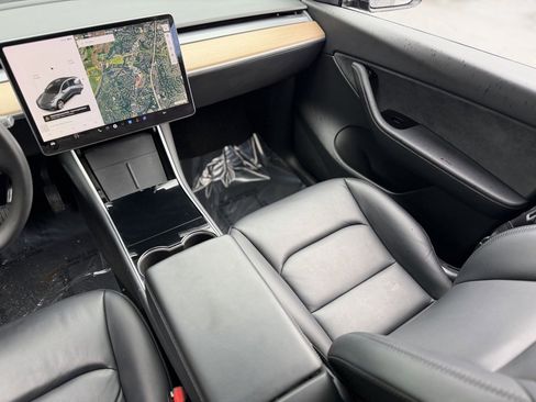 Used 2020 Tesla Model Y Long Range image 42