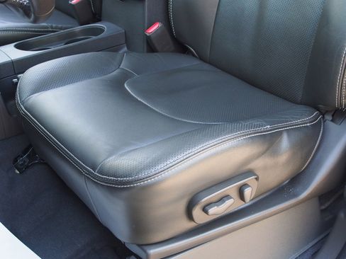 Used 2020 Nissan Frontier PRO-4X image 17