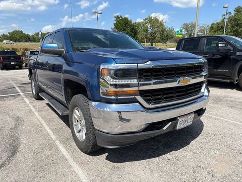 Used 2017 Chevrolet Silverado 1500 LT AWD/4WD image 3